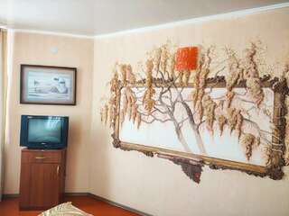 Гостевой дом Лада Поповка Роскошный четырехместный номер-10