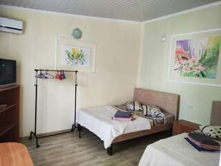 Гостевой дом Лада Поповка Улучшенный семейный номер-2