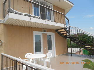 Гостевой дом Лада Поповка Роскошный четырехместный номер-11